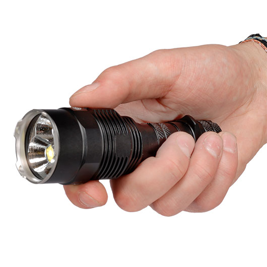 Nitecore LED Taschenlampe TM9K PRO 9900 Lumen schwarz inkl. Akku, Holster, Ladekabel, Lanyard und Grtelclip Bild 9